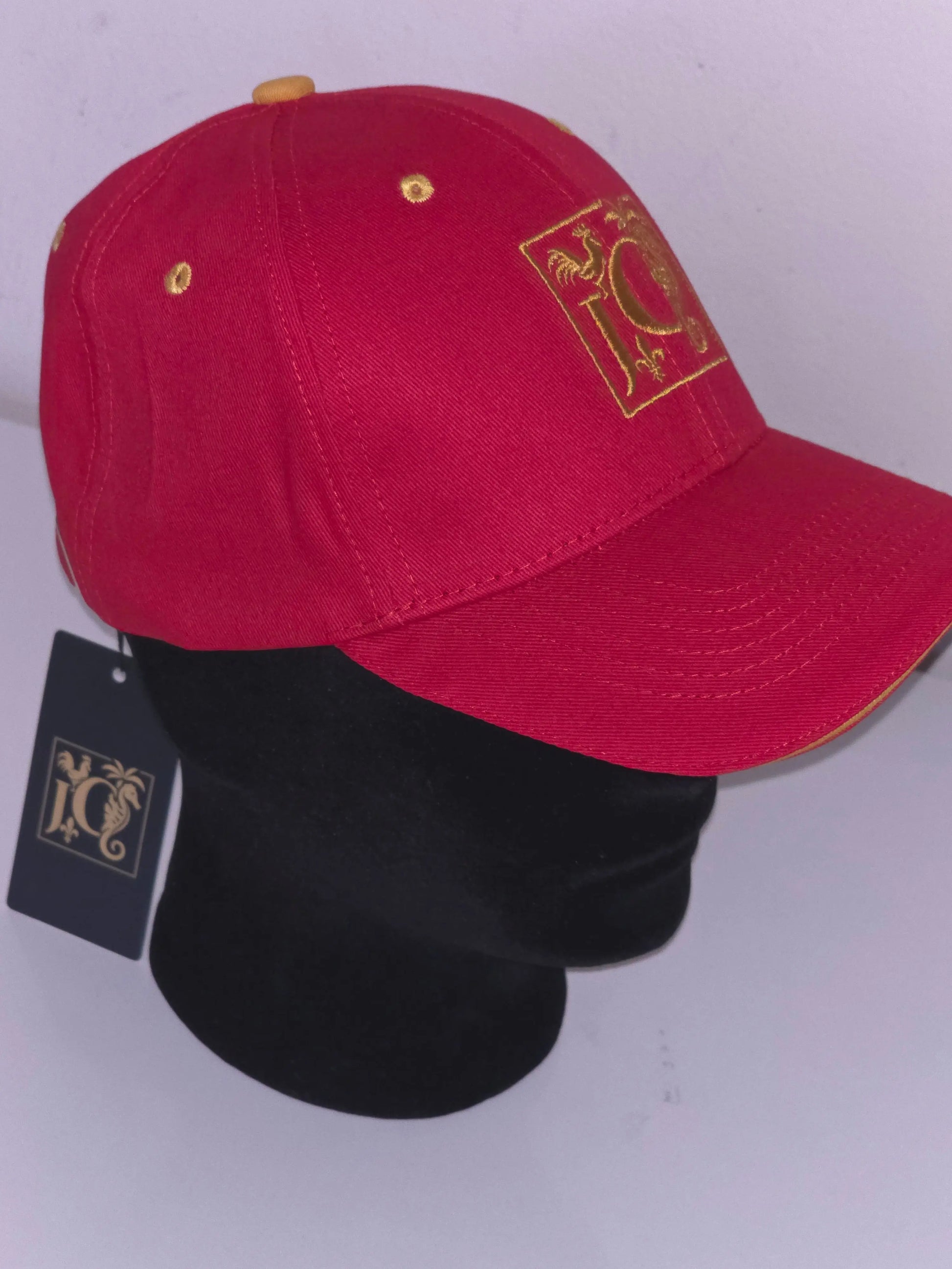 Casquette Rouge & Dorée – Style Urbain Premium JCC.COM